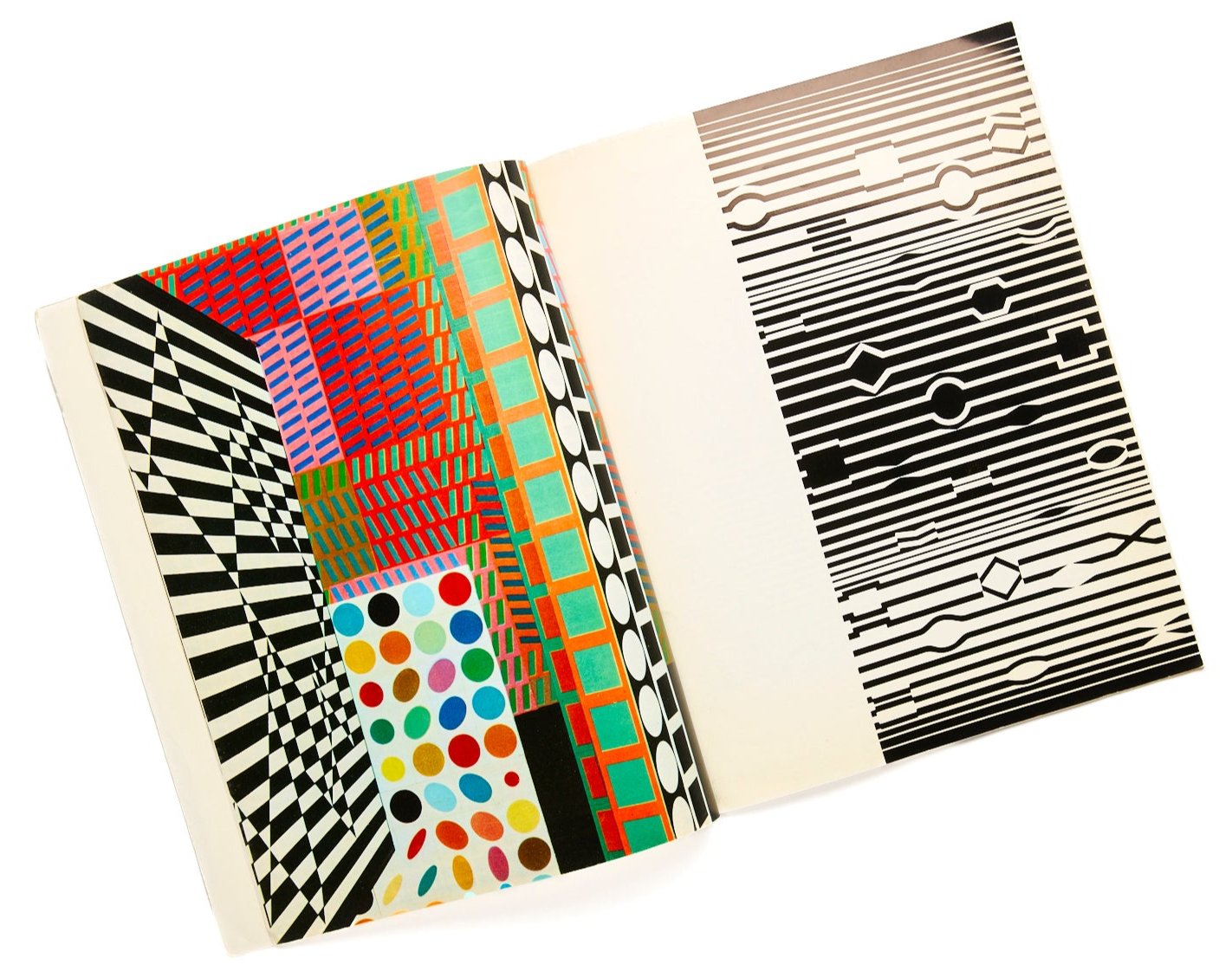 {"loading" => "lazy", "class" => "motion-reduce", "sizes" => "(min-width: 1200px) 267px, (min-width: 990px) calc((100vw - 10rem) / 4), (min-width: 750px) calc((100vw - 10rem) / 3), calc(100vw - 3rem)", "widths" => "165, 360, 535, 750, 940, 1100", "alt" => "Pace Editions Inc.", "is" => "lazy-image"}