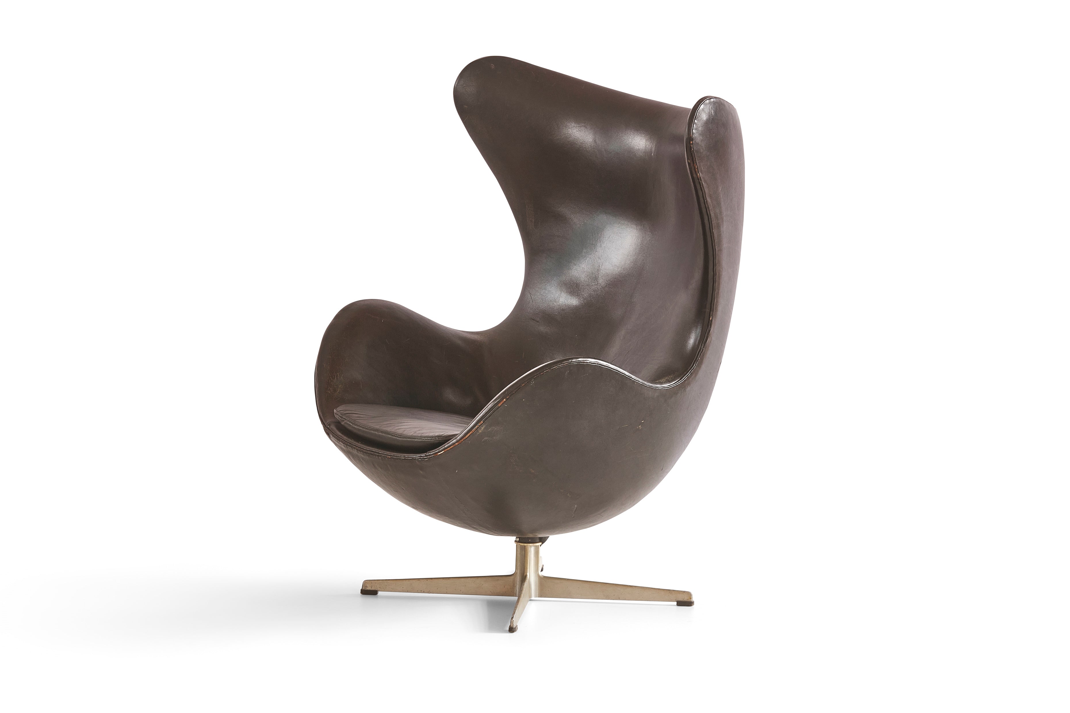 Pair of Arne Jacobsen Egg Chairs in Original Leather