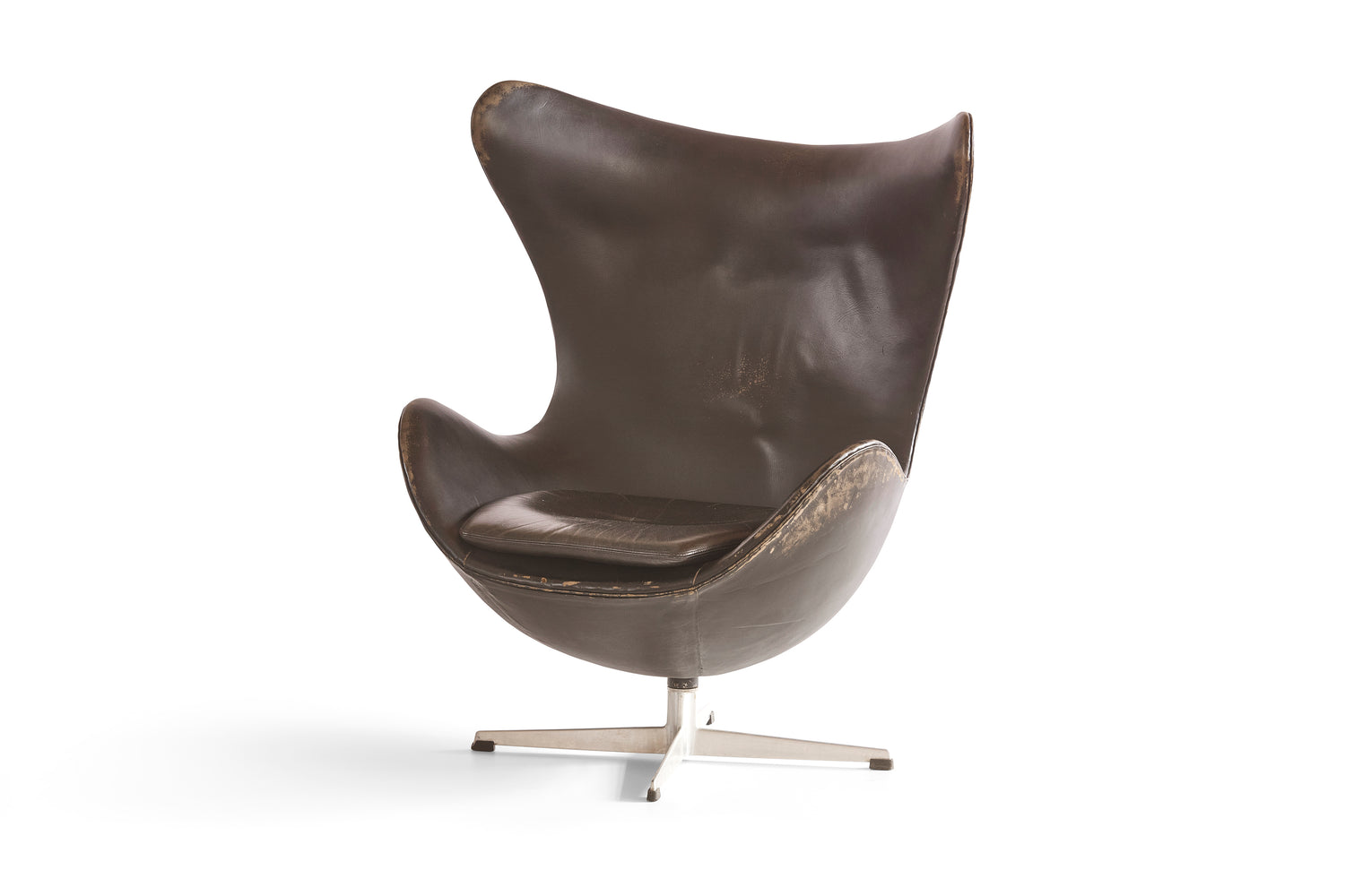 Pair of Arne Jacobsen Egg Chairs in Original Leather