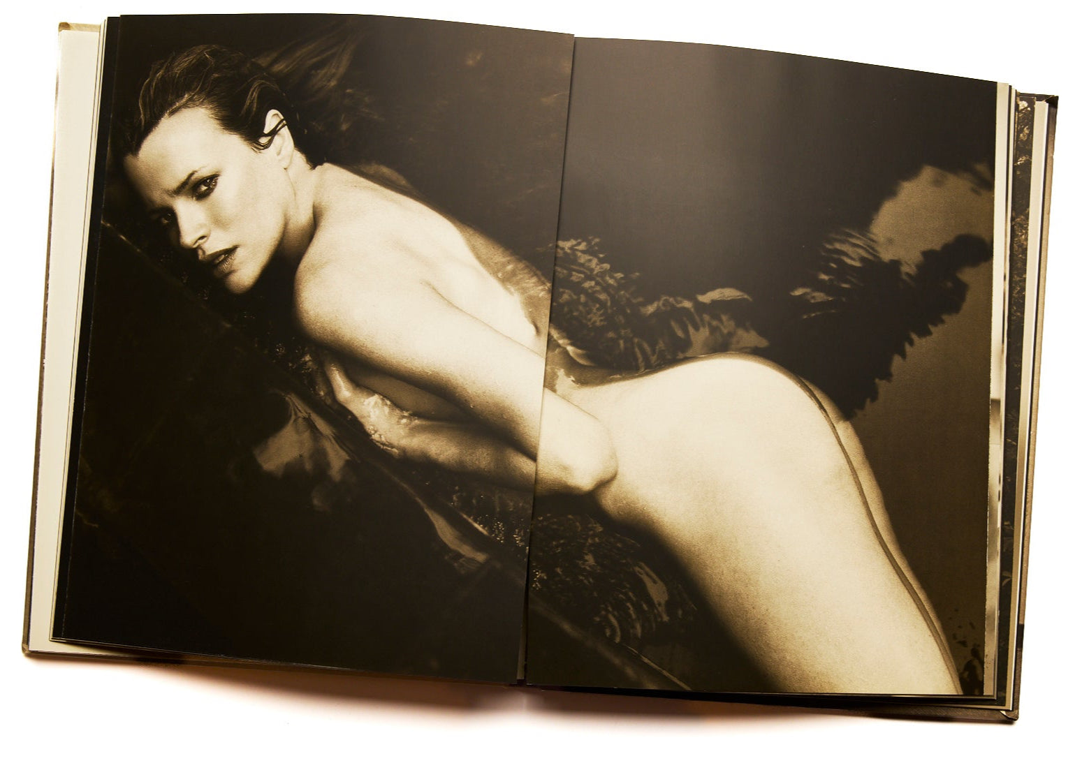 {"loading" => "lazy", "class" => "motion-reduce", "sizes" => "(min-width: 1200px) 267px, (min-width: 990px) calc((100vw - 10rem) / 4), (min-width: 750px) calc((100vw - 10rem) / 3), calc(100vw - 3rem)", "widths" => "165, 360, 535, 750, 940, 1100", "alt" => "Notorious by Herb Ritts", "is" => "lazy-image"}