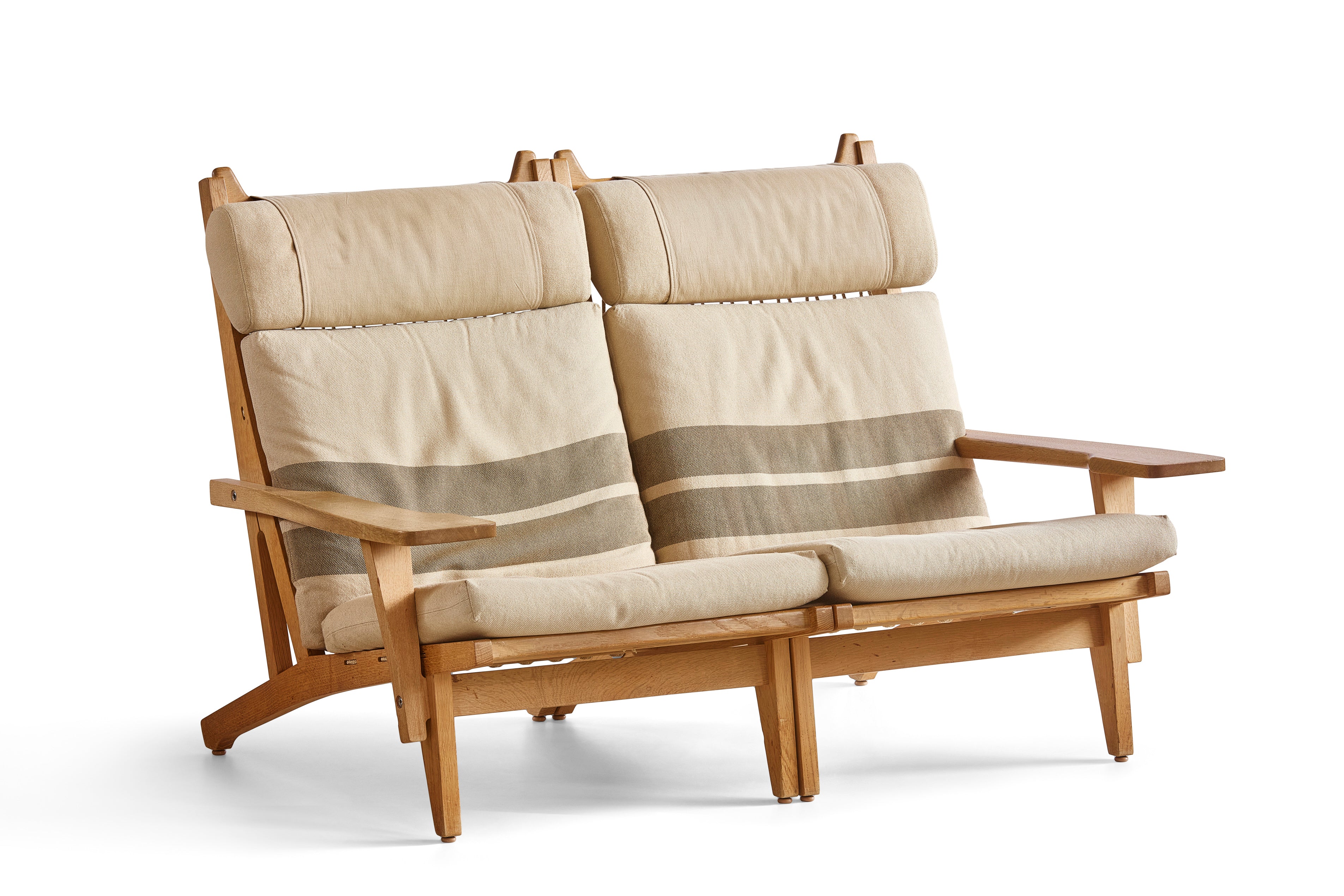 Hans Wegner Getama 375 Convertible Settee in Solid Oak