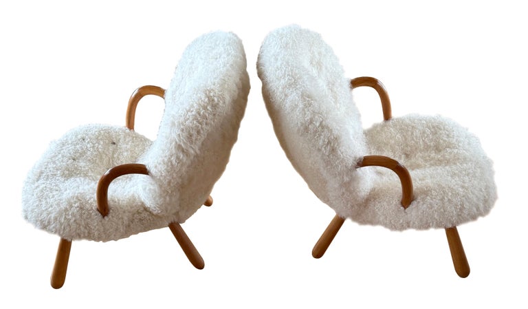 {"loading" => "lazy", "class" => "motion-reduce", "sizes" => "(min-width: 1200px) 267px, (min-width: 990px) calc((100vw - 10rem) / 4), (min-width: 750px) calc((100vw - 10rem) / 3), calc(100vw - 3rem)", "widths" => "165, 360, 535, 750, 940, 1100", "alt" => "Pair of Early Madsen (Arctander) Clam Shell Chairs in Sheepskin", "is" => "lazy-image"}