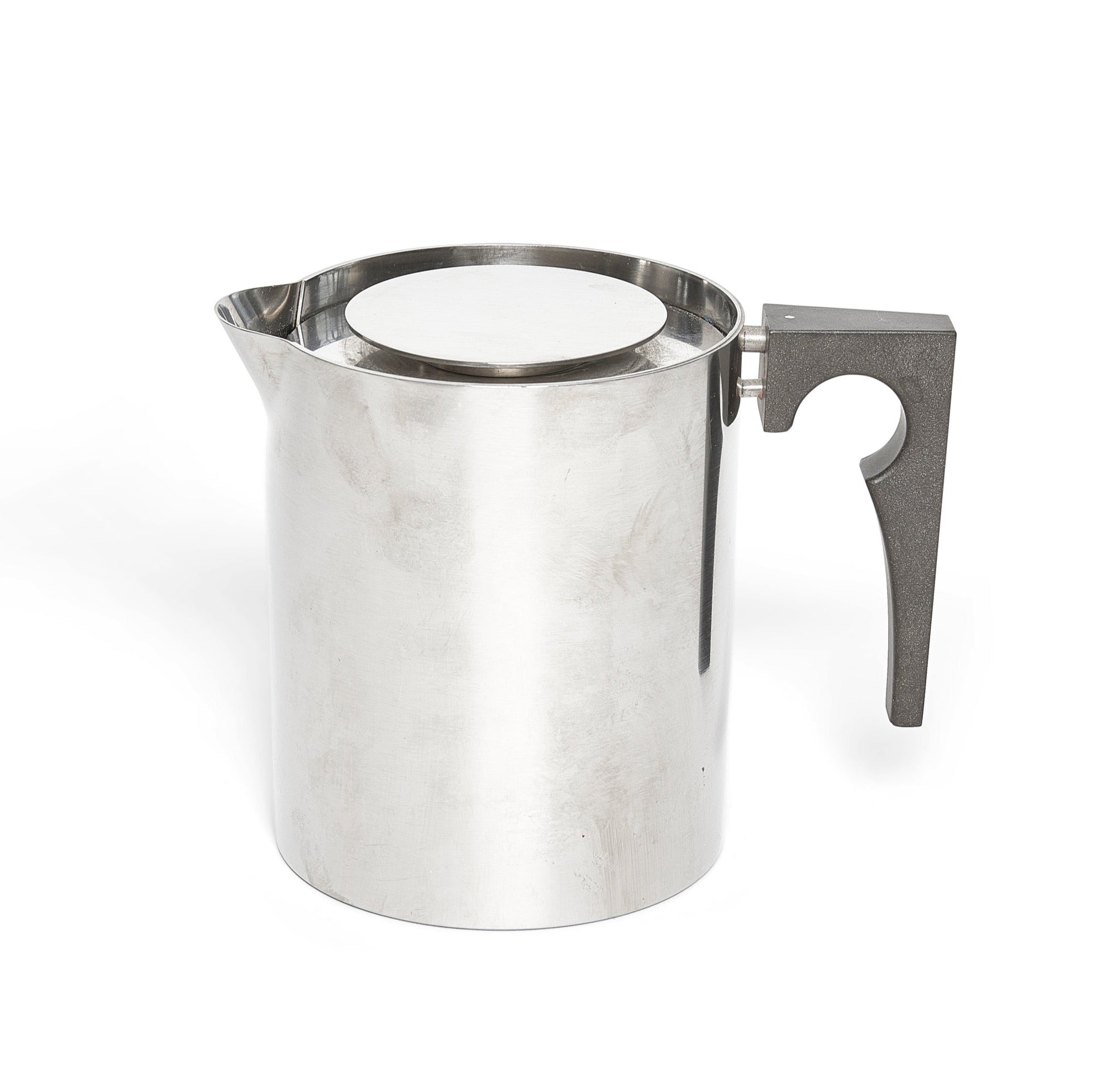 {"loading" => "lazy", "class" => "motion-reduce", "sizes" => "(min-width: 1200px) 267px, (min-width: 990px) calc((100vw - 10rem) / 4), (min-width: 750px) calc((100vw - 10rem) / 3), calc(100vw - 3rem)", "widths" => "165, 360, 535, 750, 940, 1100", "alt" => "Arne Jacobsen for Stelton Stainless Steel Teapot", "is" => "lazy-image"}