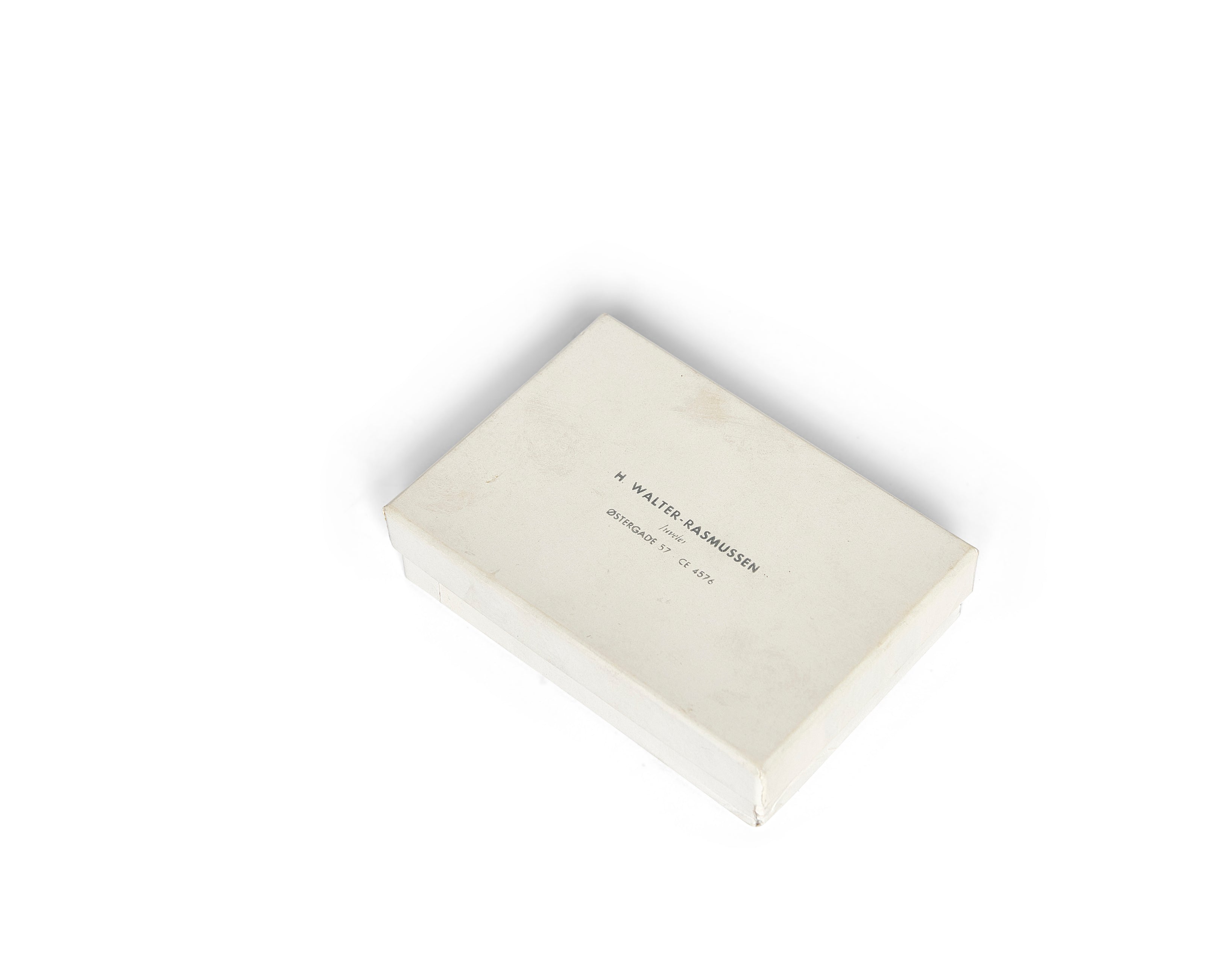 {"loading" => "lazy", "class" => "motion-reduce", "sizes" => "(min-width: 1200px) 267px, (min-width: 990px) calc((100vw - 10rem) / 4), (min-width: 750px) calc((100vw - 10rem) / 3), calc(100vw - 3rem)", "widths" => "165, 360, 535, 750, 940, 1100", "alt" => "Set of Solid Silver Spoons by Leo Aagaard", "is" => "lazy-image"}