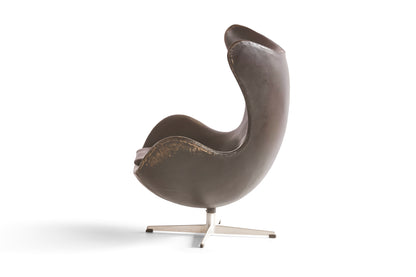 Pair of Arne Jacobsen Egg Chairs in Original Leather